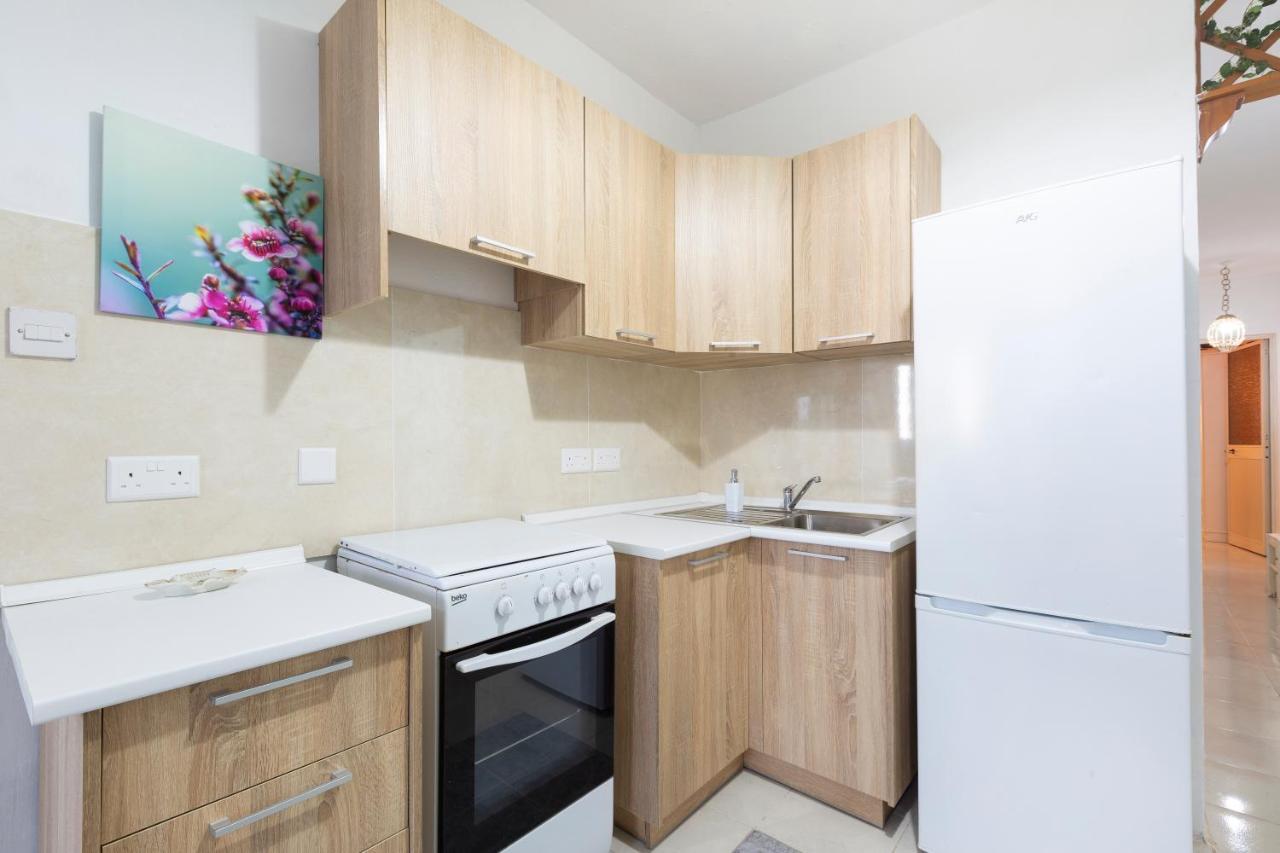 Ne1 - Lovely 2 Bedroom Apartment. Perfect Location Mellieħa Buitenkant foto