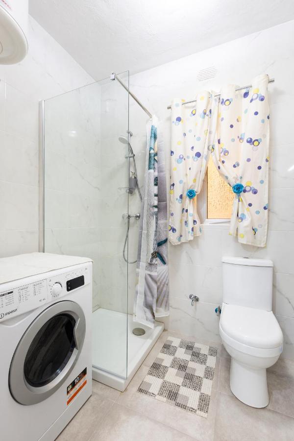 Ne1 - Lovely 2 Bedroom Apartment. Perfect Location Mellieħa Buitenkant foto